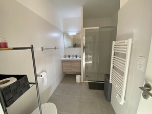 Towels - Port Leucate, Air-Conditioned T2, 4 Pers, Parking, Close to Beach (Port Leucate)