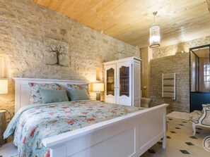 3 chambres, accès au Wi-Fi (inclus), literie fournie