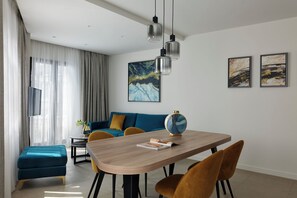 Premium Apartment with Hammam | Safe på rommet, blendingsgardiner, lydisolert og strykejern/-brett