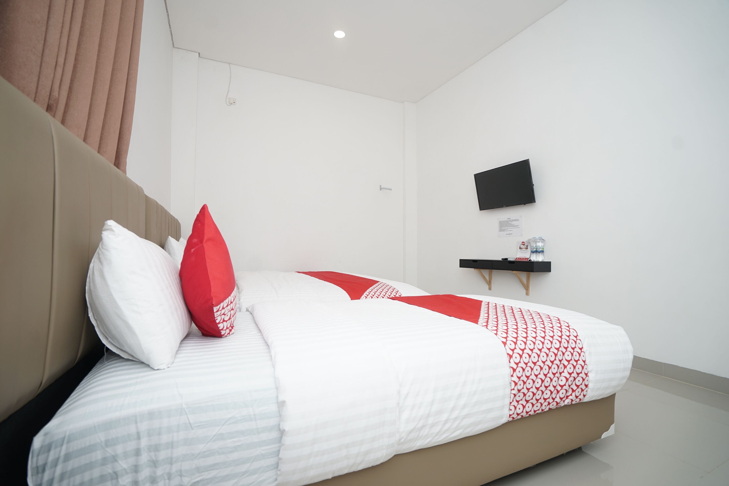 Foto - OYO 443 Hotel Barlian