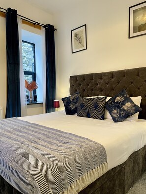 5 camere, ferro/asse da stiro, culla da viaggio, Wi-Fi gratuito