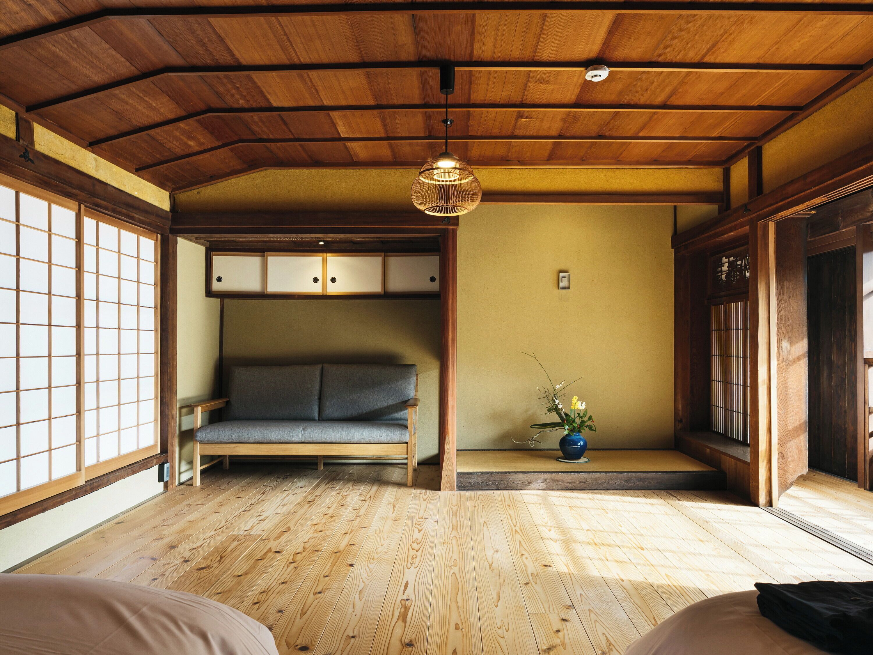 Down comforters, individually decorated, free WiFi