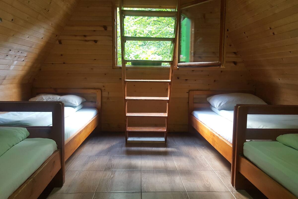 Standard Cabin | Bed sheets