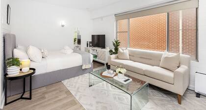 Urban Chic Studio by 'the Strip'