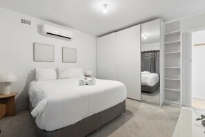 2 makuuhuonetta, silitysrauta/-lauta, ilmainen Wi-Fi, vuodevaatteet