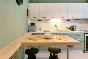 Réfrigérateur, four, plaque de cuisson, lave-vaisselle