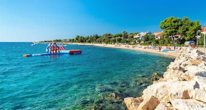 Room in Guest Room - Cozy Room Near Beach D