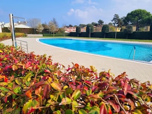 Outdoor pool - Fully Equipped Apartment With Shared Pool (San Michele al Tagliamento)