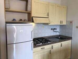 Departamento, 1 habitación, balcón, vista al jardín | Interior