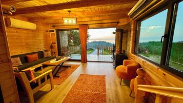 Deluxe Bungalow, Multiple Beds, Sea View, Garden Area