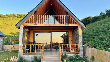 Deluxe Bungalow, Multiple Beds, Sea View, Garden Area | Blackout drapes, soundproofing, free WiFi