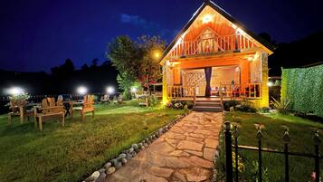 Family Bungalow, Multiple Beds, Sea View, Garden Area | Blackout curtains, soundproofing, free WiFi