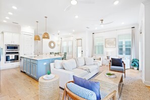 TV - Prominence Seaclusion by Stay on 30a (Inlet Beach)