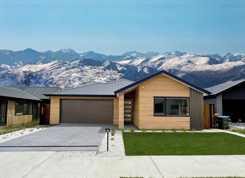 The Remarkable Queenstown Retreat - 
Escape to the perfect holiday! 