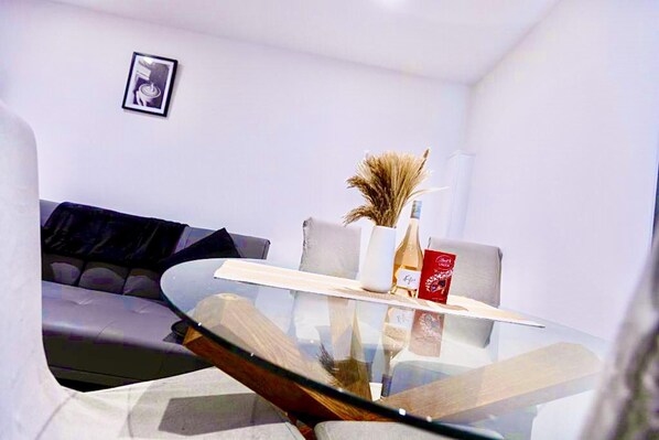 House | Dining
