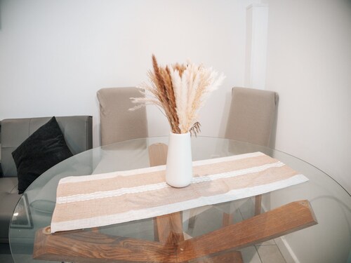 Cosy Hideaway Close to Town