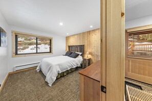 3 bedrooms, iron/ironing board, free WiFi, bed sheets - Ridge Court # 14 at Palisades - Ski Shuttle, Dog OK (Olympic Valley)