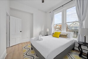 1 quarto, escrivaninha, ferros/tábuas de passar roupa, Wi-Fi de cortesia