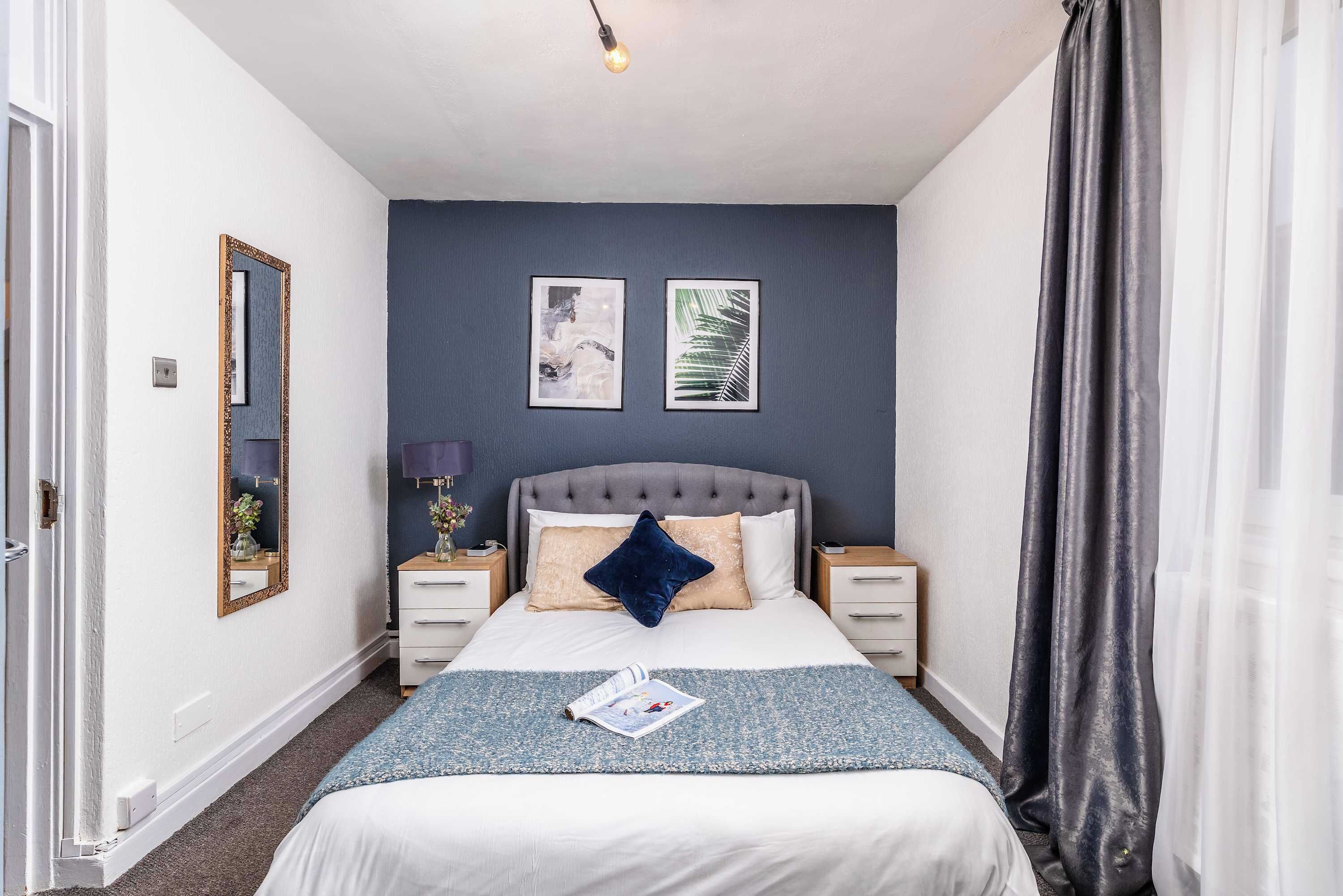 4 bedrooms, desk, iron/ironing board, WiFi