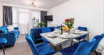 Modern 4 Bed Apartment next to Borough Station
