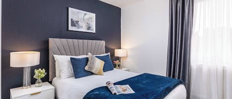 4 Schlafzimmer, Schreibtisch, Bügeleisen/Bügelbrett, WLAN