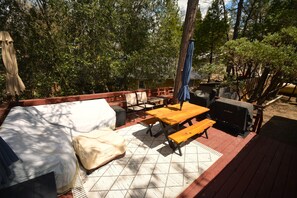Outdoor dining - Bear Paw- Lake Area  located in Willow Cove (Bass Lake)