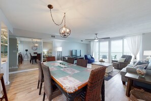 Family Condo, 3 Bedrooms, Balcony, Beach View | In-room dining