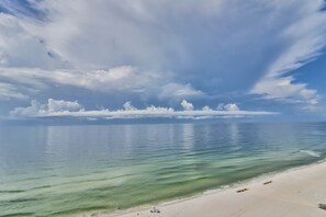 On the beach - Romar Tower Condos (Orange Beach)