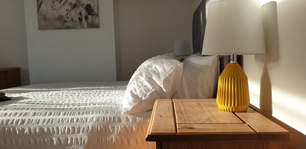 5 室のベッドルーム、デスク、アイロン / アイロン台、WiFi (無料)