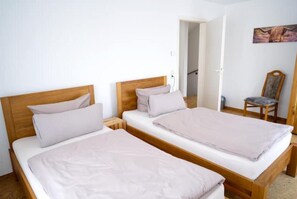 5 chambres, fer et planche à repasser, Wi-Fi, literie fournie