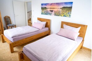 5 Schlafzimmer, Bügeleisen/Bügelbrett, WLAN, Bettwäsche