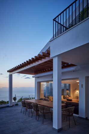 Outdoor dining - "Villa Encanta" with incredible views, heated pool and large sun terrace (Santa Úrsula)