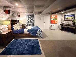 3 bedrooms, iron/ironing board, WiFi, bed sheets - Availability limited to Winter 2027 for a serene escape in the heart of the Laurentians. (Prévost)