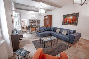 TV, table football, ping pong, books - Gite Chemin des Dames - Calm & Refined (Montauban)