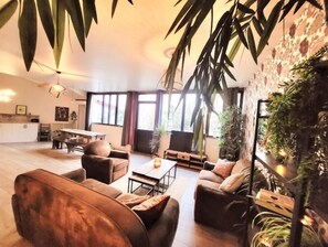 Smart TV - Belle Maison Avec Jardin, Centre-ville, Métro (Clichy)