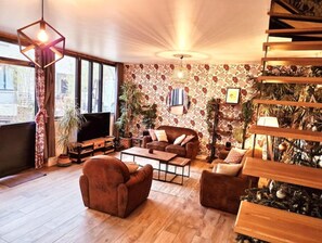 Smart TV - Belle Maison Avec Jardin, Centre-ville, Métro (Clichy)