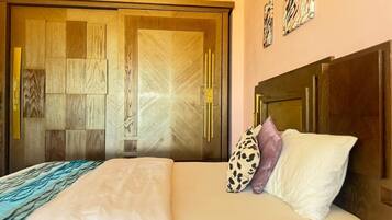 2 bedrooms, WiFi, bed sheets