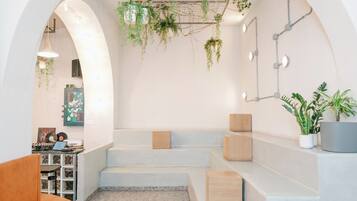 Smart TV 32 pulgadas con canales de televisión vía satélite