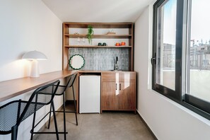 Urban Loft Suite with Rooftop Terrace | Iron/ironing board, free WiFi, bed sheets - Dogpound Athens (Athens)