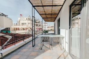 Urban Suite with Balcony | Terraço/pátio