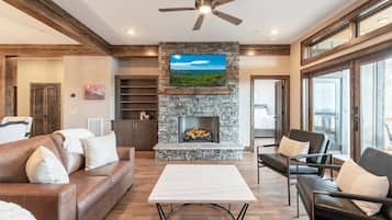 TV, fireplace
