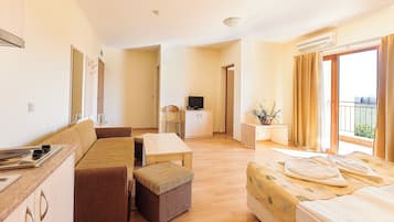 Apartamento familiar | Sala de estar | Televisión LCD de 24 pulgadas con canales por cable