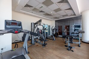 Gym - Waves - Cozy, Fully Furnished Studio in Dubai Sports City (Dubai)