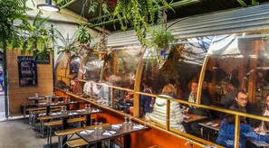 Outdoor dining - Haut Marais Lumineux 2 Pièces 37m2 Proche Canal-saint-martin (Paris)