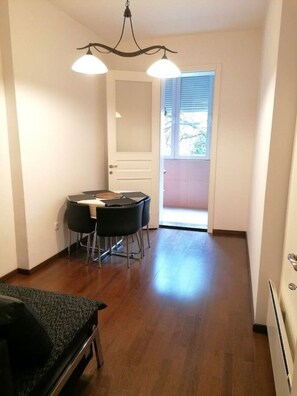 Interior - Old George (Beograd)