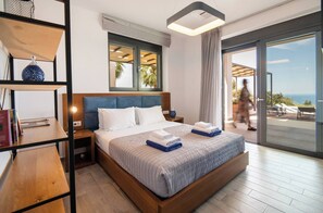 5 bedrooms, iron/ironing board, free WiFi, bed sheets - Blue Skyline Magnificent Villa, By Hellocrete (Vamos)