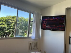 Interior - Studio red "viva la Vida" (Vidigal)