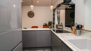 Fridge, dishwasher, electric kettle, toaster