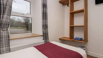 2 bedrooms, individually decorated, individually furnished, free WiFi