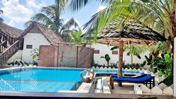 Front of property - The New Blue Waves Hotel (Jambiani)